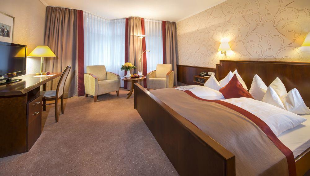 Parkhotel Штадталлендорф Экстерьер фото