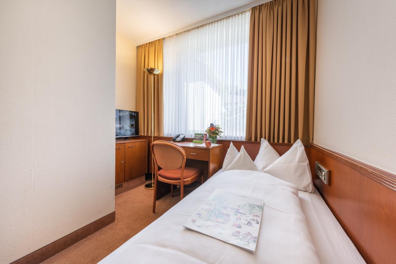 Parkhotel Штадталлендорф Экстерьер фото
